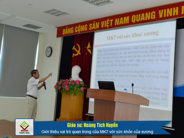 Giáo sư Hoàng Tích Huyền nhấn mạnh tầm quan trọng của MK7 với sức khỏe của xương
